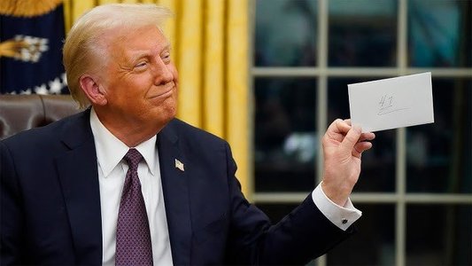 Donald Trump anunţă că va anula majoritatea ordinelor executive semnate de Biden