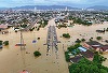 Aproximativ 350 de persoane şi-au pierdut viaţa în inundaţiile din Asia de Sud-Est