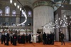 Leon al XIV-lea vizitează, în ciorapi, fără să se roage, Moscheea Albastră din Istanbul