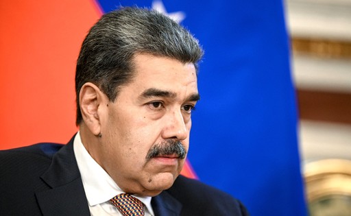 Trump confirmă că a vorbit la telefon cu Maduro: „Nu interpretaţi nimic!”