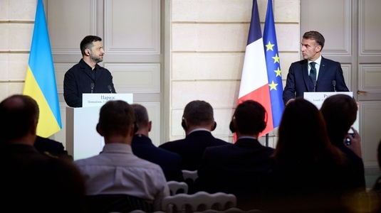 Macron refuză, într-o conferinţă de presă comună cu Zelenski la Élysée, ”să dea lecţii Ucrainei”, zguduită de un scandal masiv de corupţie