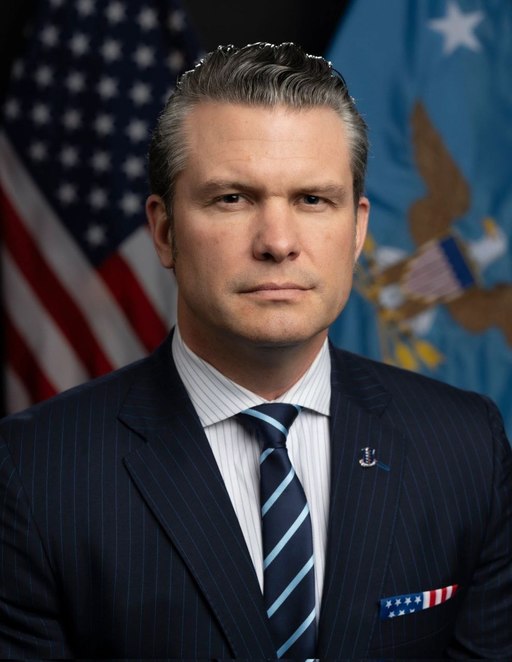 Hegseth afirmă că nu a văzut supravieţuitori după prima lovitură asupra navei cu droguri şi susţine decizia de a lovi din nou