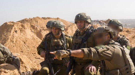 Şeful Statului Major al armatei israeliene, generalul Eyal Zamir, afirmă că ”Linia Galbenă” de demarcaţie a retragerii israeliene în Fâşia este ”noua frontieră” a Israelului cu Fâşia Gaza, ”o linie de apărare avansată” şi ”o linie de atac”