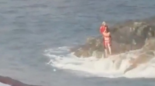 Trei morţi şi trei răniţi în Spania, luaţi de un val uriaş în Canare