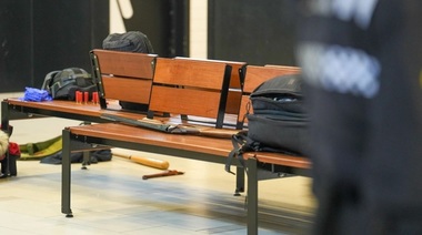 Un suspect în vârstă de 19 ani, arestat în Norvegia, după ce sună poliţia şi trage un foc de puşcă în tavan, în centrul comercial Storo, la Oslo. Nicio persoană nu a fost rănită. Centrul evacuat, scurt timp, redeschis, în toiul cumpărăturilor de Crăciun