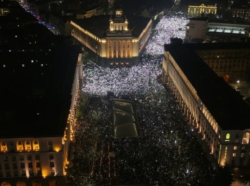 UPDATE-Guvernul bulgar al lui Rosen Jeleazkov demisionează în urma unor presiuni în stradă, cu câteva minute înaintea unei moţiuni de cenzură