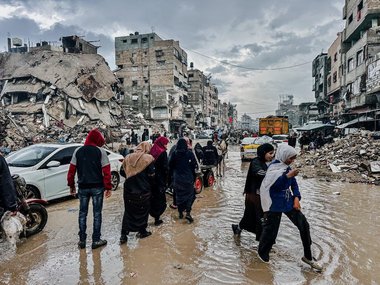 Furtuna Byron s-a dezlănţuit în Fâşia Gaza, sporind suferinţa populaţiei