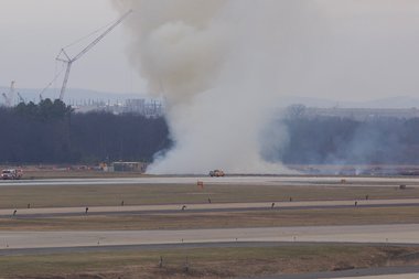 O defecţiune la motorul unui Boeing 777 a provocat un incendiu pe aeroportul din Washington