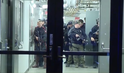 O persoană a fost reţinută în legătură cu împuşcăturile de la Universitatea Brown