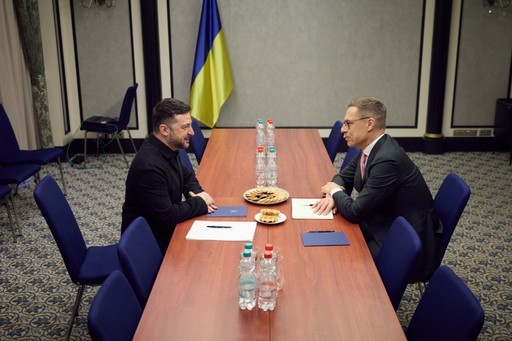 AFP: Negociatorii americani cer în continuare Ucrainei să renunţe la regiunea Donbas. Preşedintele Finlandei s-a întâlnit cu ginerele lui Trump şi apoi cu Zelenski