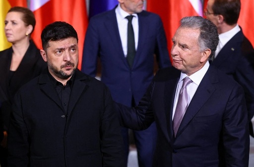 UPDATE-Zelenski evocă negocieri ”deloc uşoare” cu americanii, la Berlin, dar ”productive”. El evocă ”progrese” în privinţa garanţiilor de securitate şi poziţii diferite între SUA şi Ucraina în problemele teritoriale