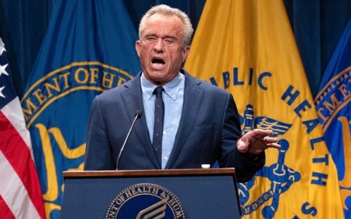 Robert Kennedy Jr. anunţă măsuri în vederea interzicerii accesului tinerilor transexuali la îngrijiri de tranziţie, inclusiv în state în care acestea sunt legale. El invocă ”pagube fizice şi psihologice durabile”