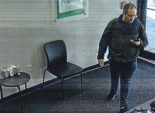 SUA suspendă loteria vizelor după atacul armat de la Universitatea Brown şi uciderea unui profesor de la MIT. Suspectul, un portughez de 48 de ani, Claudio Manuel Neves Valente, găsit mort la Providence, a intrat în SUA în 2017 cu un green card prin loteria vizelor
