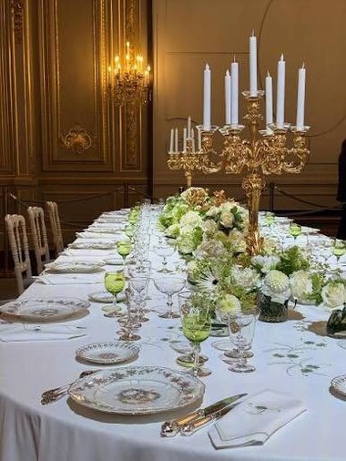 Un angajat al Palatului Élysée va fi judecat pentru furtul unor obiecte preţioase de veselă