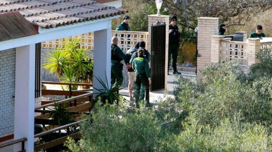 Doi germani bătuţi până la moarte într-o încăierare, în sud-estul Spaniei, de către doi polonezi cu antecedente judiciare în peninsulă, arestaţi la Elche în Alicante. O a treia victimă, a cărei naţionalitate este necunoscută, rănită grav şi spitalizată