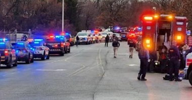 Un poliţist ucis într-un atac armat în SUA, la o clădire a serviciului de înmatriculări la Wilmington