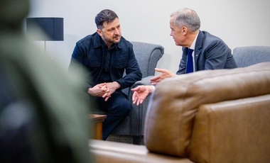 Obţinerea unei ”păci drepte şi durabile” în Ucraina necesită ”o Rusie pregătită să coopereze”, subliniază premierul canadian Mark Carney în timpul unei escale a lui Zelenski la halifax către SUA. Moscova revendică cucerirea oraşelor Mîrnohrad şi Huleaipole, în estul Ucrainei