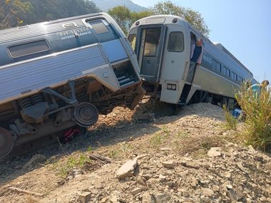 Un tren a deraiat în Mexic. Cel puţin 13 persoane au murit şi 98 au fost rănite