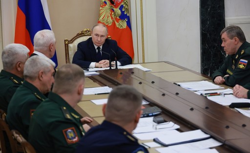„Pacea” lui Putin: Liderul de la Kremlin ordonă armatei să continue campania de cucerire a sudului Ucrainei şi se referă din nou la eliberarea „Novorossiei”. Gherasimov îi raportează că ofensiva are loc pe aproape întreaga linie a frontului