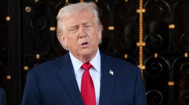 Trump anunţă că SUA au lovit un chei cu legături cu traficul de droguri în Venezuela, un posibil prim atac terestru de la începutul campaniei militare americane împotriva traficului de droguri în America Latină. El refuză să spună dacă a fost o operaţiune a armatei sau CIA