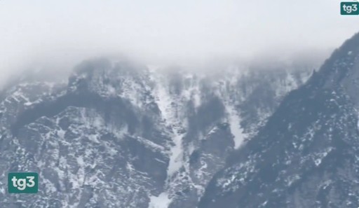 UPDATE - Trei persoane au murit şi mai multe au fost rănite în urma unei serii de avalanşe produse în Italia