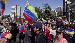 Ce s-a întâmplat în Venezuela după atacul american? Oamenii şocaţi se ascundeau, nesiguri de ce va urma. Ulterior au ieşit pe străzi să se bucure
