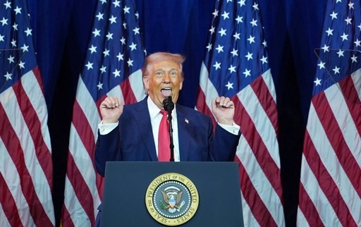 Trump îi atacă din nou pe sportivii transsexuali, într-un discurs la o reuniune de lucru cu aleşi republicani din Camera Reprezentanţilor. ”Soţia mea detestă când fac asta”, mărturiseşte el după un număr de pantomimă cu halterofile transsexuale