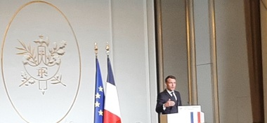 Macron acuză SUA, la Conferinţa ambasadorilor, că se ”îndepărtează treptat” de anumiţi aliaţi şi ”se eliberează de regulile internaţionale”. El denunţă o ”adevărată tentaţie de împărţire a lumii” între ”marile puteri”