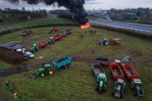 Uniunea Europeană dă undă verde Acordului de liber-schimb cu Mercosur, fără Franţa, prima putere agricolă europeană. Ursula von der Leyen urmează să se ducă luni în Paraguay pentru a semna tratatul comercial cu America Latină