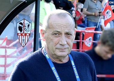 Un fost lider naţionalist corsican, Alain Orsoni, fost preşedinte al Clubului de Fotbal Athletic Club Ajaccio, asasinat prin împuşcare la funeraliile mamei sale în Corsica
