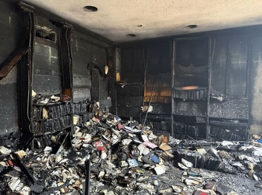 Administraţia Trump denunţă incendierea în weekend a unei sinagogi în Mississippi drept un ”act antisemit dezgustător”. Un tânăr de 19 ani, cu arsuri, arestat şi internat la un spital. Sinagoga congregaţiei Beth Israel, ţinta unui atac cu bombă KKK în 1967