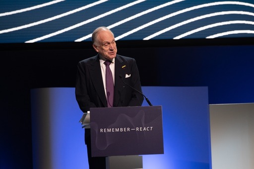 The Guardian: Miliardarul Ronald Lauder l-ar fi încurajat pe Trump să preia Groenlanda. Prietenul preşedintelui SUA are acum afaceri pe insulă şi ar fi obţinut un contract de exploatare a litiului şi în Ucraina