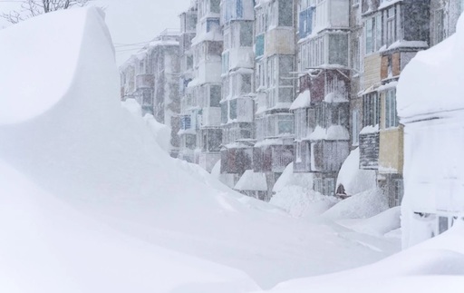 Doi bărbaţi mor în Rusia, striviţi de zăpadă căzută de pe acoperişuri, în Kamceatka, unde nămeţi ajung până la etajul doi. Moscova trimite armata să deszăpezească drumuri acoperite de troiene de până la patru metri înălţime. Stare de urgenţă la Petropavlovsk-Kamceaţki
