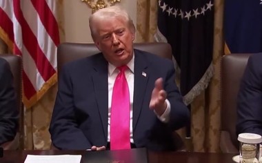 Axios: Atacurile SUA asupra Iranului au fost amânate pe fondul îngrijorărilor exprimate de consilierii lui Trump şi de Israel, dar „toată lumea ştie că preşedintele ţine degetul pe buton”