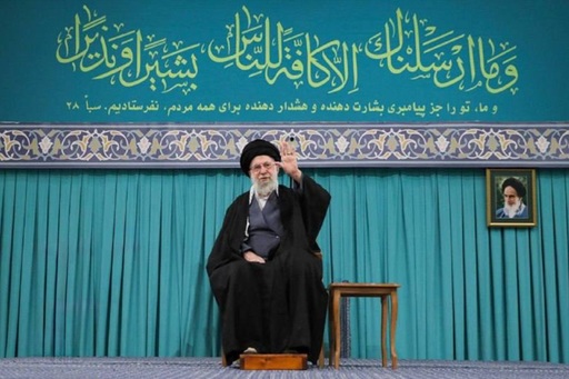 Khamenei, îl acuză pe Trump că este ”vinovat pentru victimele” manifestaţiilor din Iran. ”Prin harul lui Allah, naţiunea iraniană trebuie să le rupă spatele răzvrătiţilor, aşa cum a rupt spatele răzvrătirii”, cere el. ”A fost un complot american”