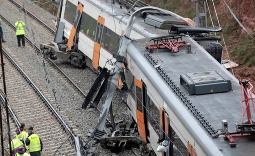Bilanţul coliziunii feroviare din Andaluzia creşte la 39 de morţi şi 123 de răniţi, cinci în stare foarte gravă şi 24 în stare gravă, evacuaţi la Cordoba şi Andújar. Unitatea de Urgenţă a Armatei, desfăşurată, un spital de campanie, ridicat în apropierea locului dramei