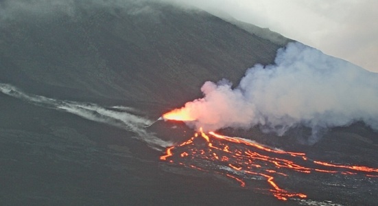 Vulcanul Le piton de la Fournaise, din La Réunion, intră în erupţie
