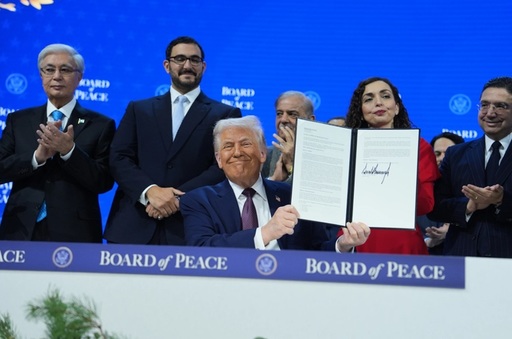 Trump anunţă, la prezentarea ”Consiliului Păcii”, la Davos că va colabora cu ONU. Problemele din O.Mijlociu, ”nişte incendii mici” în Fâşia Gaza, urmează să fie rezolvate ”foarte repede”