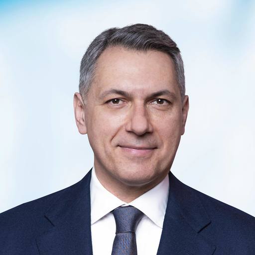 Indignare în Ungaria după ce ministrul transporturilor a spus că romii ar trebui „să frece toaletele murdare”
