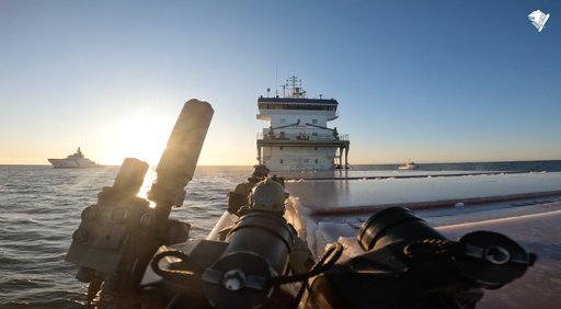Finlanda vrea să prevină deteriorarea cablurilor submarine cu ajutorul unui nou centru de supraveghere. Măsurile includ senzori pe fundul mării şi schimbul de informaţii despre nave