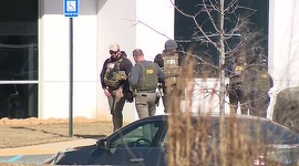 FBI percheziţionează un centru electoral al comitatului Fulton, la Atlanta, aflat în centrul acuzaţiilor împotriva lui Trump în Georgia. Un număr mare de agenţi federali a luat cutii cu buletine de vot depozitate în centru