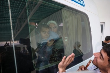 Douăsprezece persoane, cinci răniţi şi şapte însoţitori, au intrat din Fâşia Gaza în Egipt în prima zi a deschiderii foarte limitate a punctului de trecerea frontierei de la Rafah