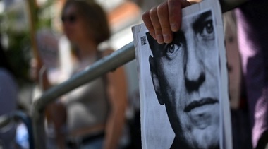 CEDO condamnă Rusia cu privire la ”tratamente inumane” şi ”detenţie ilegală” în cazul opozantului  Aleksei Navalnîi, decedat în închisoare, căruia-i acordă despăgubiri morale în sumă de 26.000 de euro. Moscova refuză să plătească