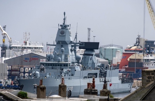 Un român şi un grec, arestaţi în Germania şi Grecia, suspectaţi de sabotarea unor nave ale Marinei germane, la Hamburg. Au pus pietriş în motorul unei corvete, au perforat conducte de apă, au scos capacele rezervoarelor de carburant şi dezactivat sistemul electronic