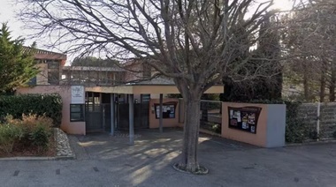 O profesoară între viaţă şi moarte, în Franţa, în urma unui atac cu cuţitul la un colegiu din Sanary-sur-Mer, în Var. Un elev de 14 ani, arestat şi plasat în arest preventiv cu privire la ”tentativă de asasinat”