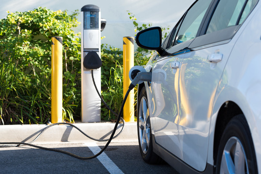 Canada renunţă la obligaţia ca toate maşinile vândute în ţară să fie electrice până în 2035