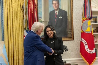 NSA a detectat un apel telefonic între serviciile secrete străine şi o persoană apropiată lui Trump / Tulsi Gabbard ar fi cerut NSA să nu publice raportul de informaţii şi ar fi instruit oficialii să transmită detaliile secrete direct la biroul ei
