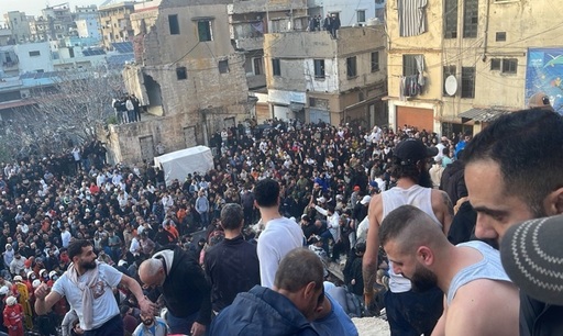 Paisprezece morţi în Liban, în urma surpării unui imobil la Tripoli, declarat de primar oraş ”sinistrat”. 114 imobile care ameninţă să se prăbuşească urmează să fie evacuate în decurs de o lună, iar familiile evacuate să primească alocaţie de locuinţă pe o perioadă de un an