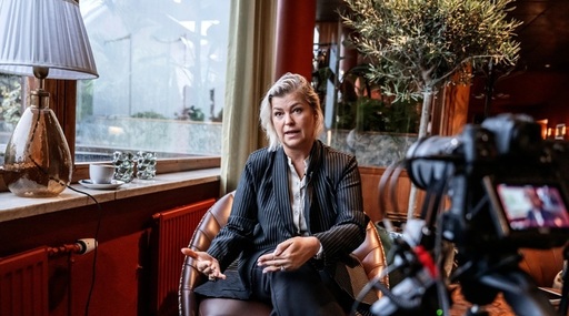 O suedeză depune plângere la Paris şi susţine că şi-a recunoscut violatorul în documente publicate în dosarul Epstein