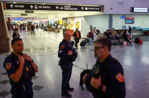 FAA ridică închiderea temporară a spaţiului aerian la El Paso, după ce Pentagonul ”neutralizează” drone ale unui cartel mexican al drogurilor. Nu există pericol la adresa traficului comercial, anunţă secretarul Transporturilor. Afacerile mexicane din zonă, îngrijorate